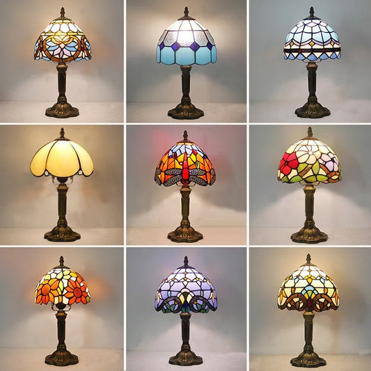 Lampa Witrażowa Tiffany – Klasyczna Lampa Stołowa Vintage E27