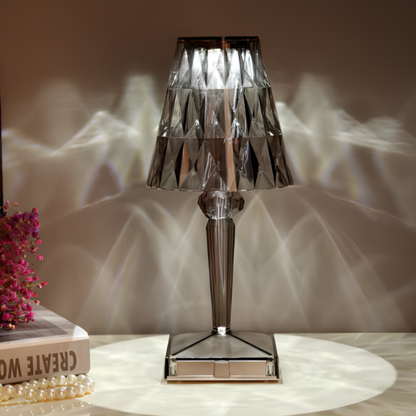 LumiFacet – Lampa Stołowa Fasetowana