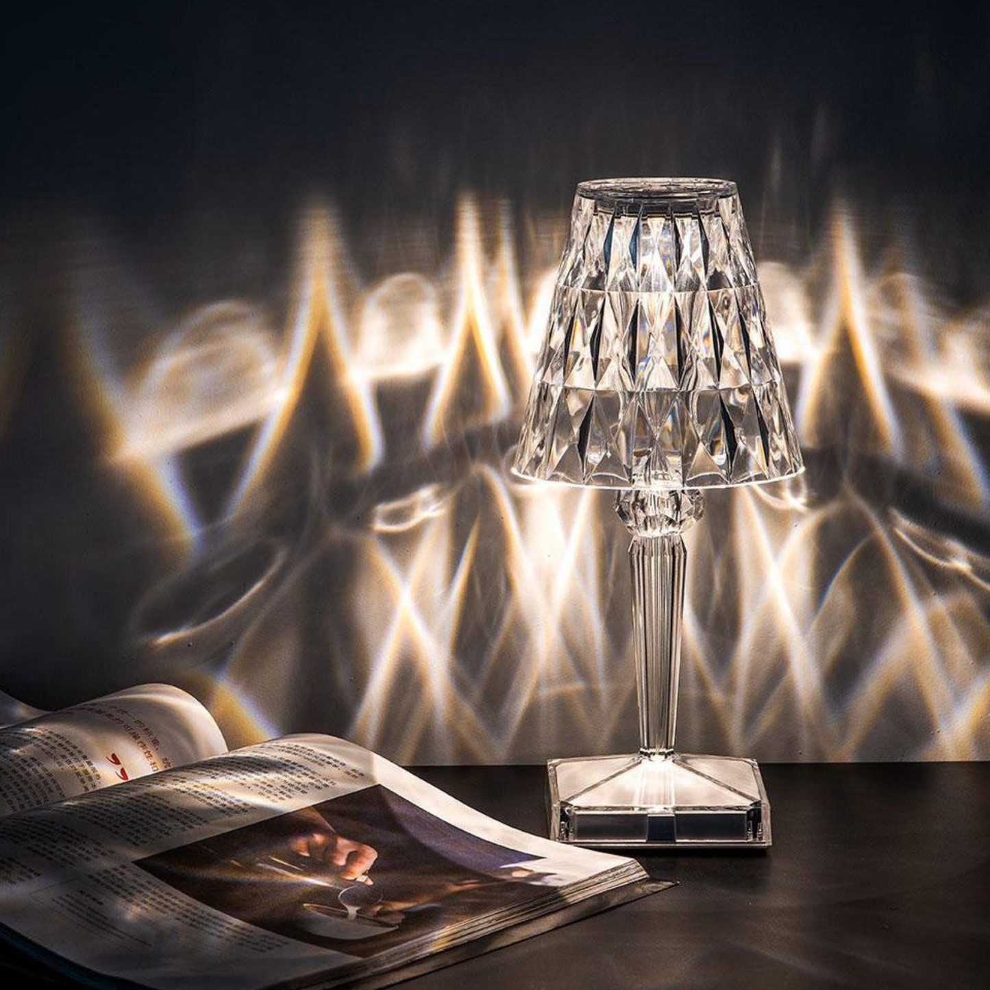 LumiFacet – Lampa Stołowa Fasetowana