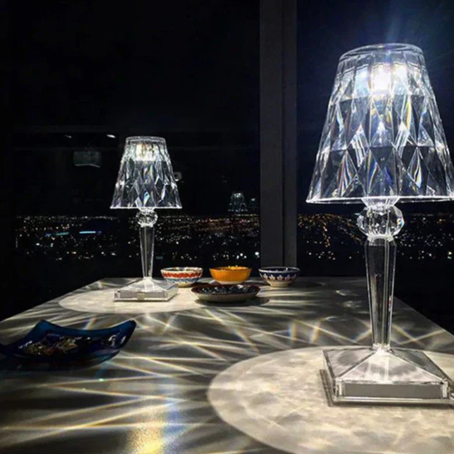 LumiFacet – Lampa Stołowa Fasetowana