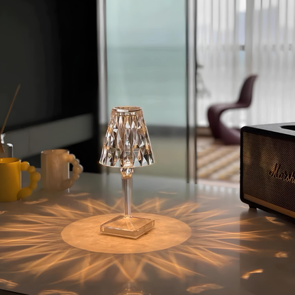 LumiFacet – Lampa Stołowa Fasetowana